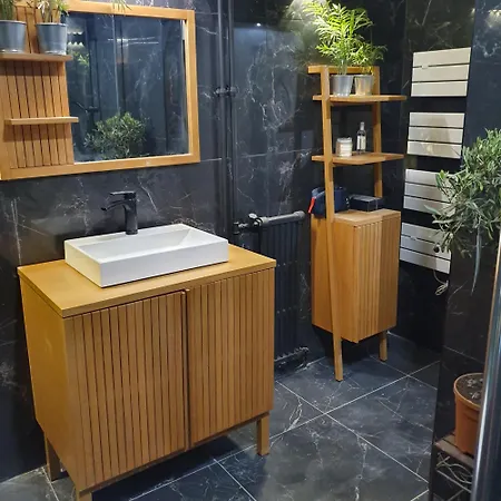 Magnifique Parisien Proche Du Centre 아파트 *