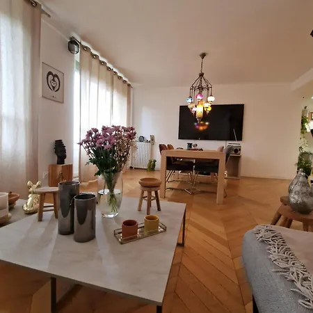 Magnifique Parisien Proche Du Centre 아파트 *