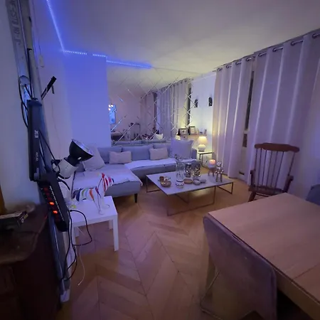 Magnifique Parisien Proche Du Centre 아파트