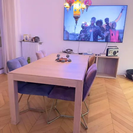 Magnifique Parisien Proche Du Centre 아파트 *